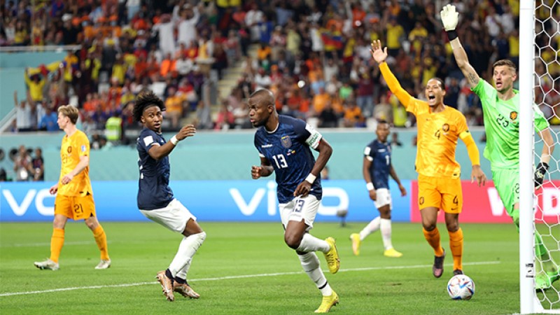 Le Frisson du Match Mondial: Quand le Monde S&rsquo;Unit Autour du Football